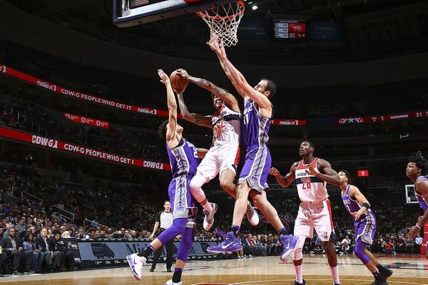 德转统计巴萨队史射手榜前20：梅西断崖领先，莱万108球第13位（德转公布巴萨队史射手TOP20：梅西一骑绝尘，莱万108球列第13位）