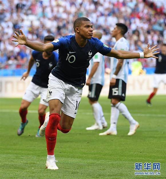 “苏超”赛季最佳阵容公布，马宁获裁判员纪念奖（苏超赛季最佳阵容揭晓，马宁获颁裁判员纪念奖）