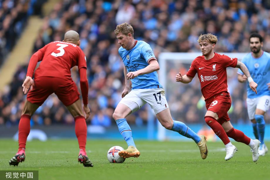 完成英格兰成年代表队首秀，夸安萨获赠纪念帽（夸安萨迎来英格兰成年队处子秀，获颁纪念帽）