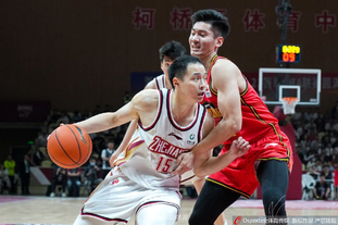 利物浦欧冠小组／联赛阶段主场13连胜，近25场只输1场（利物浦欧冠小组赛与联赛主场豪取13连胜，近25战仅负一场）