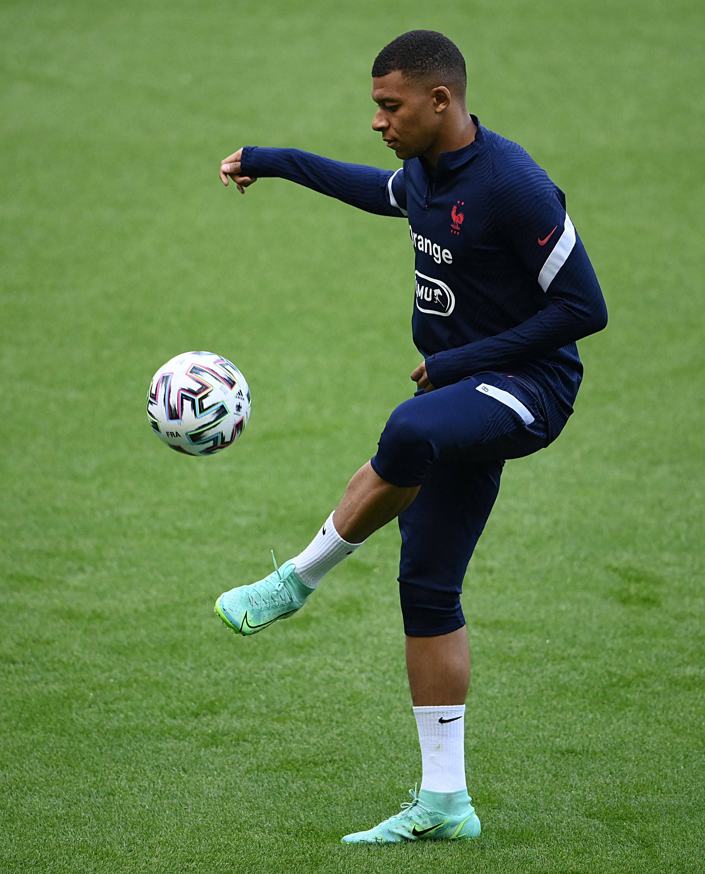 球迷不满森林欧战球员名单：努诺似乎在尽一切努力让自己被解雇（森林欧战名单惹球迷不满：努诺被质疑在竭力让自己下课）