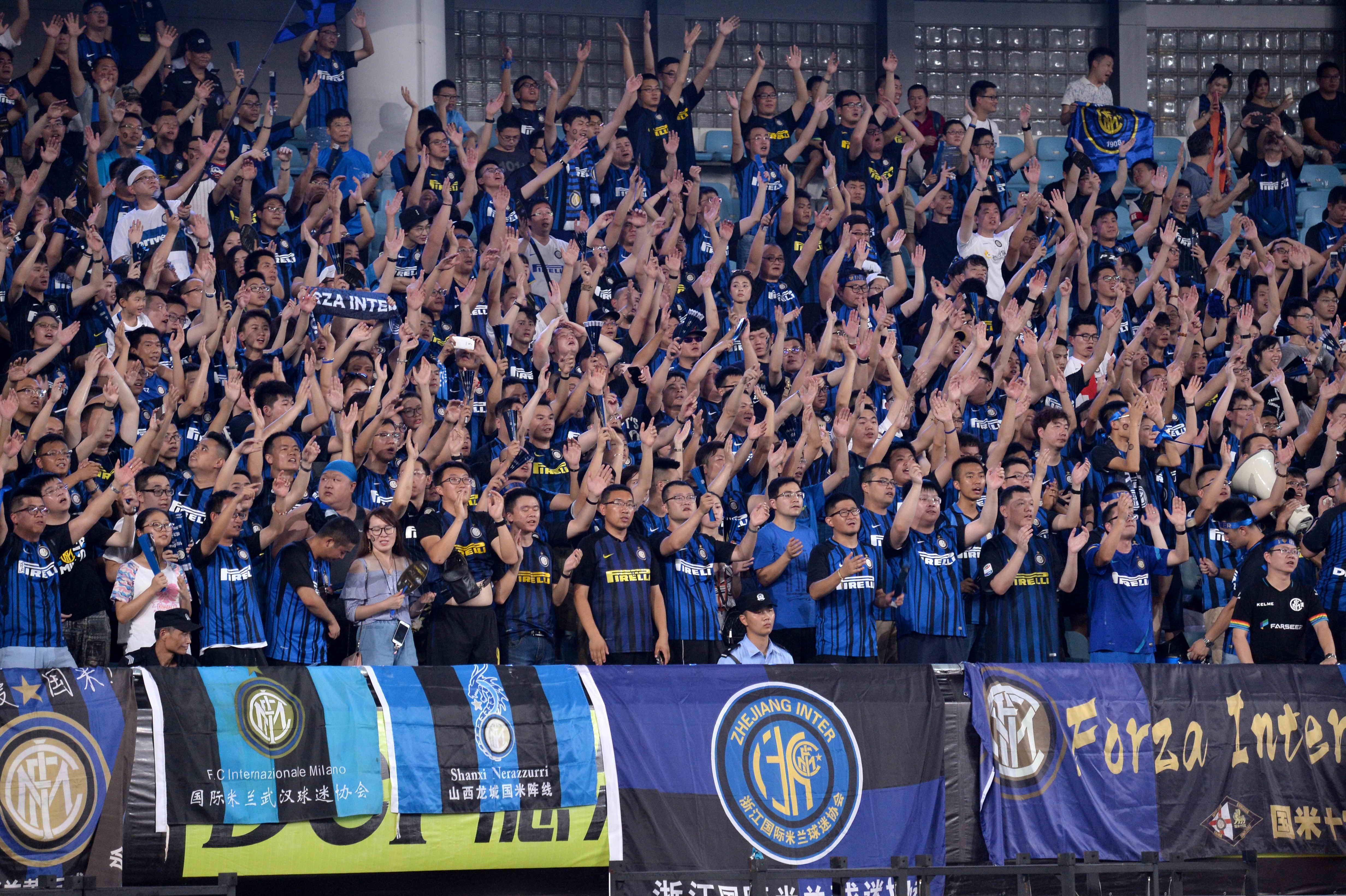 黑暗骑士上身，一哥斯达黎加球队推出与蝙蝠侠的联名球衣（蝙蝠侠加持，哥斯达黎加豪门发布联名球衣）