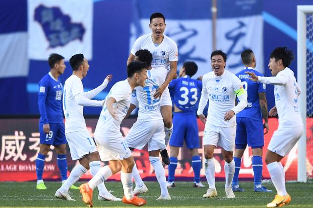 东体：申花主力赛季中后期身心疲劳，阵容一直是“明牌”状态（东体：申花主力后半程身心俱疲，阵容选择长期过于透明）