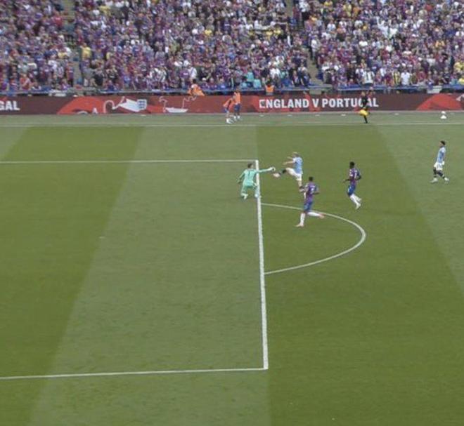 公开网站：因凡蒂诺基本年薪为300万美元，净资产达1400万（公开信息显示：因凡蒂诺基本年薪300万美元，净资产约1400万）