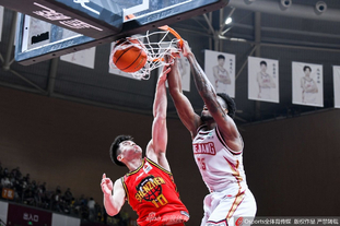 赛季报销！布伦特福德官方确认法比奥·卡瓦略十字韧带重伤（布伦特福德官宣：法比奥·卡瓦略十字韧带重伤，本季提前报销）