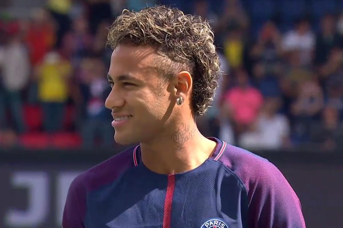 梅西：西法英巴德都是世界杯夺冠热门，但阿根廷不会停止竞争（梅西称西、法、英、巴、德皆为世界杯夺冠热门，阿根廷仍将奋战到底）