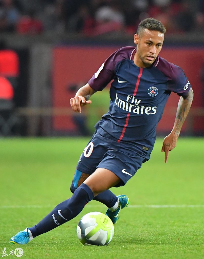 2025年世界女排联赛总决赛中，意大利女排以3-0战胜美国队，晋级四强。（2025年世联赛总决赛阶段，意大利女排3比0完胜美国队，跻身四强）