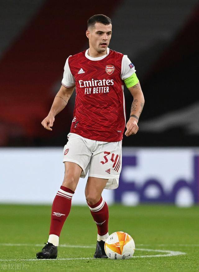 这球可惜了！杨瀚森跟进篮下未获队友传球打破得分荒（错失良机！杨瀚森篮下跟进未获传球，未能终结得分荒）